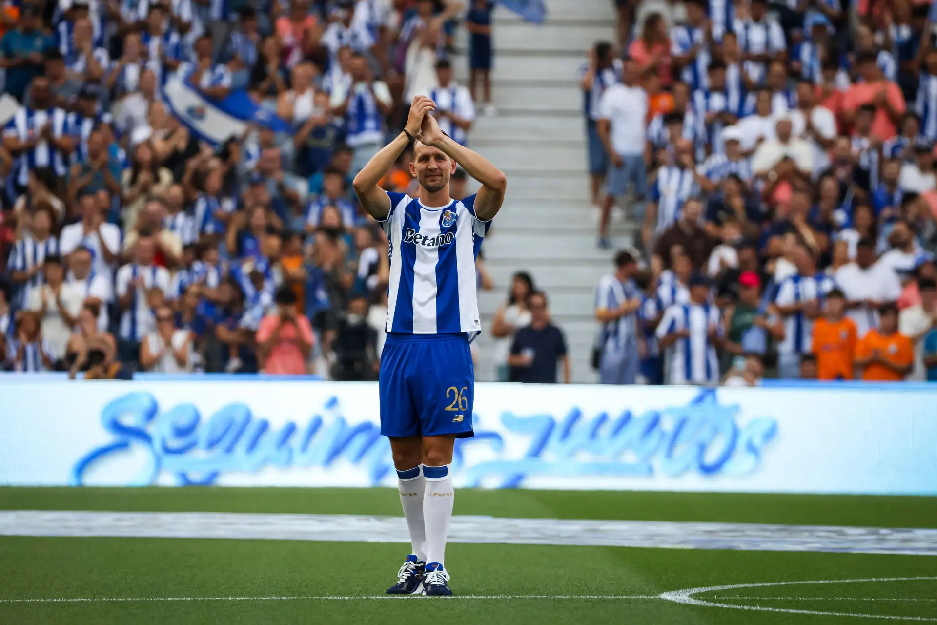 Como o FC Porto fez o que já não se faz e escondeu a contratação de Luuk de Jong do mundo