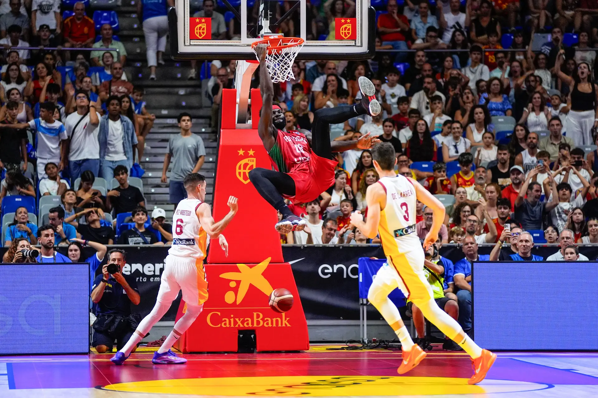 Portugal ganhou a Espanha pela primeira vez em basquetebol, mas calma, nada de euforia: “Continuar a ser humildes e não embandeirar em arco”