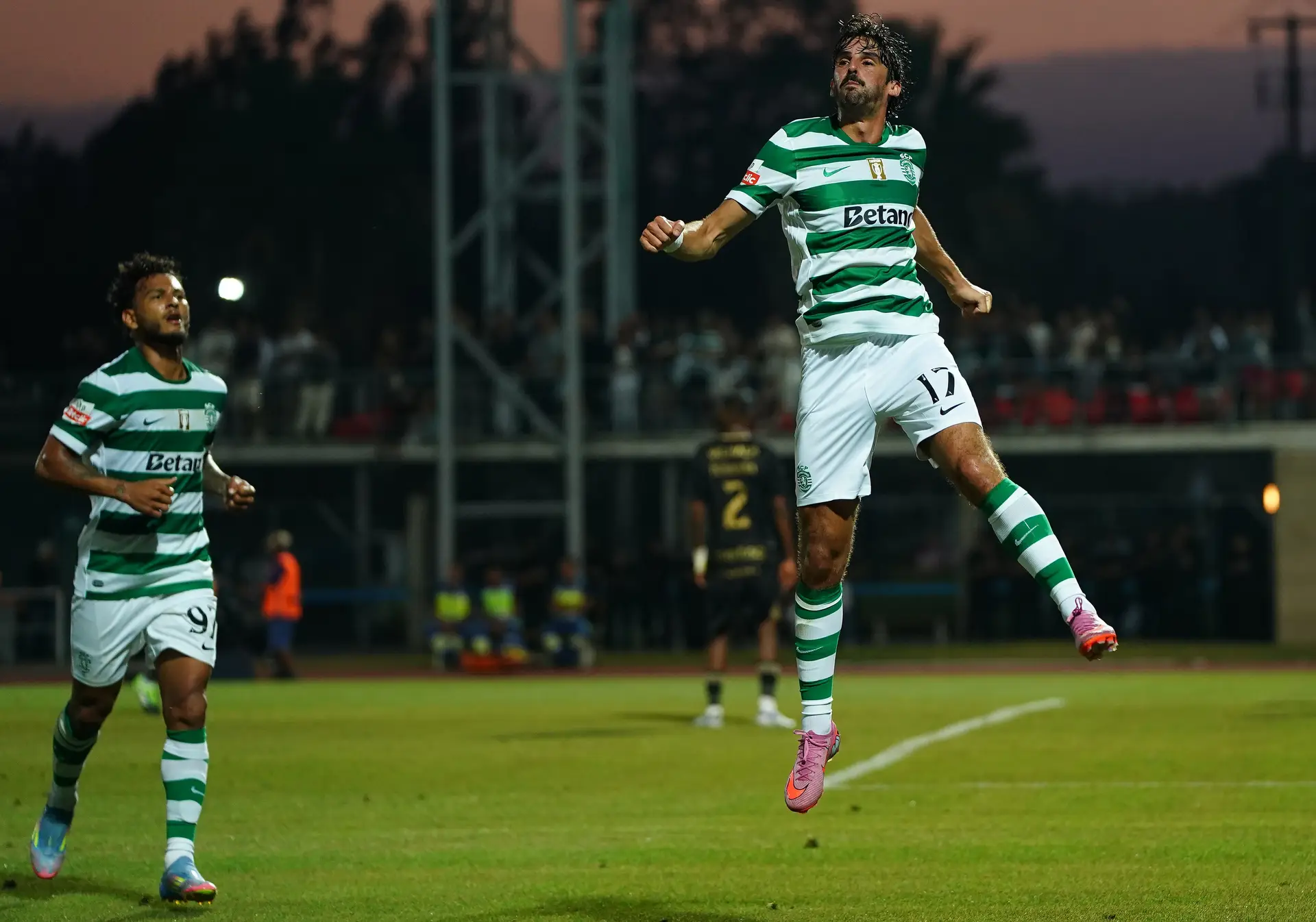 O decisivo Trincão, o líder Hjulmand: o novo Sporting começa o campeonato agarrando-se aos pilares do velho Sporting