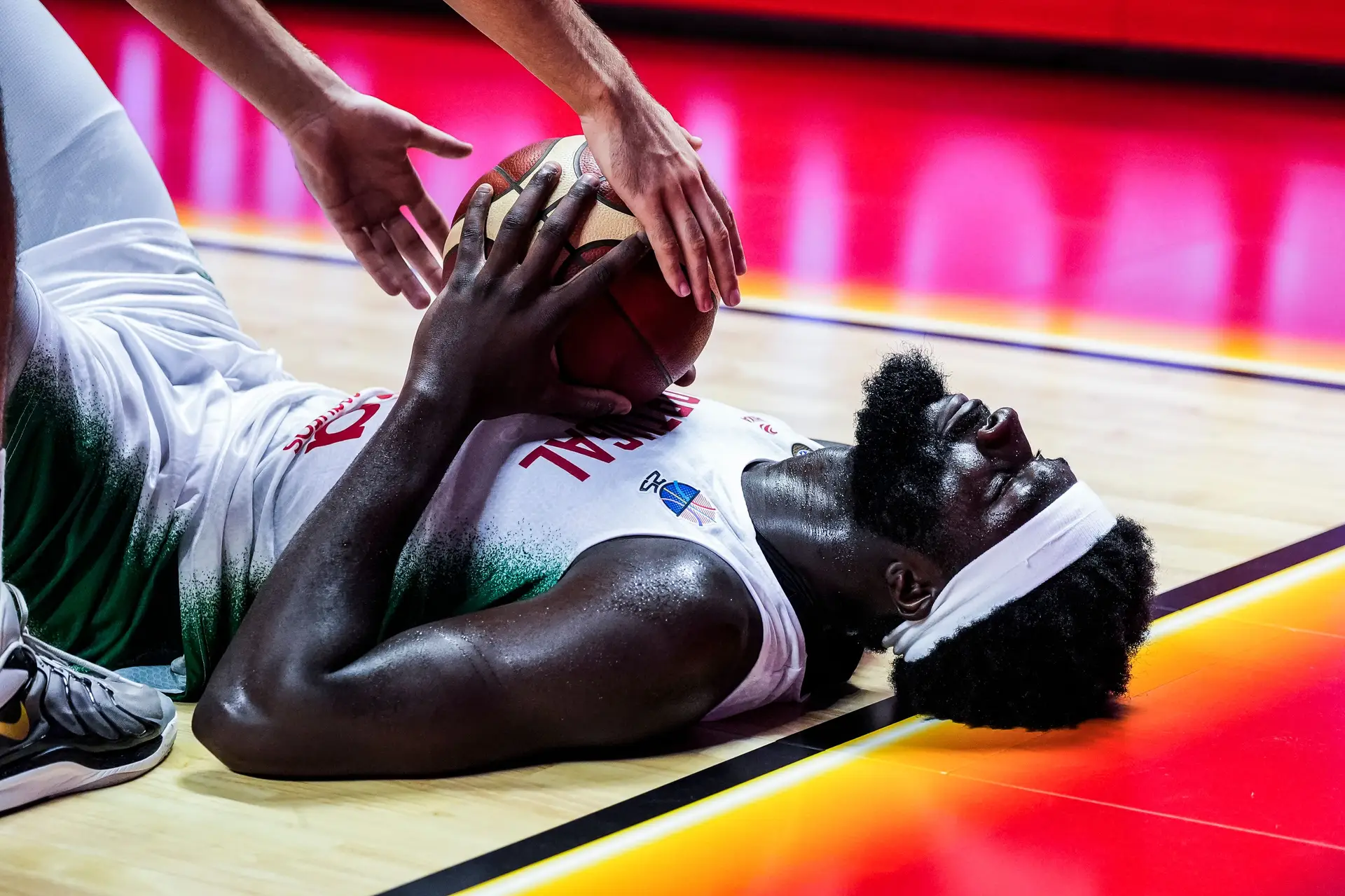 Neemias Queta tem uma “lesão ligeira na anca”, mas continua na seleção para o Eurobasket