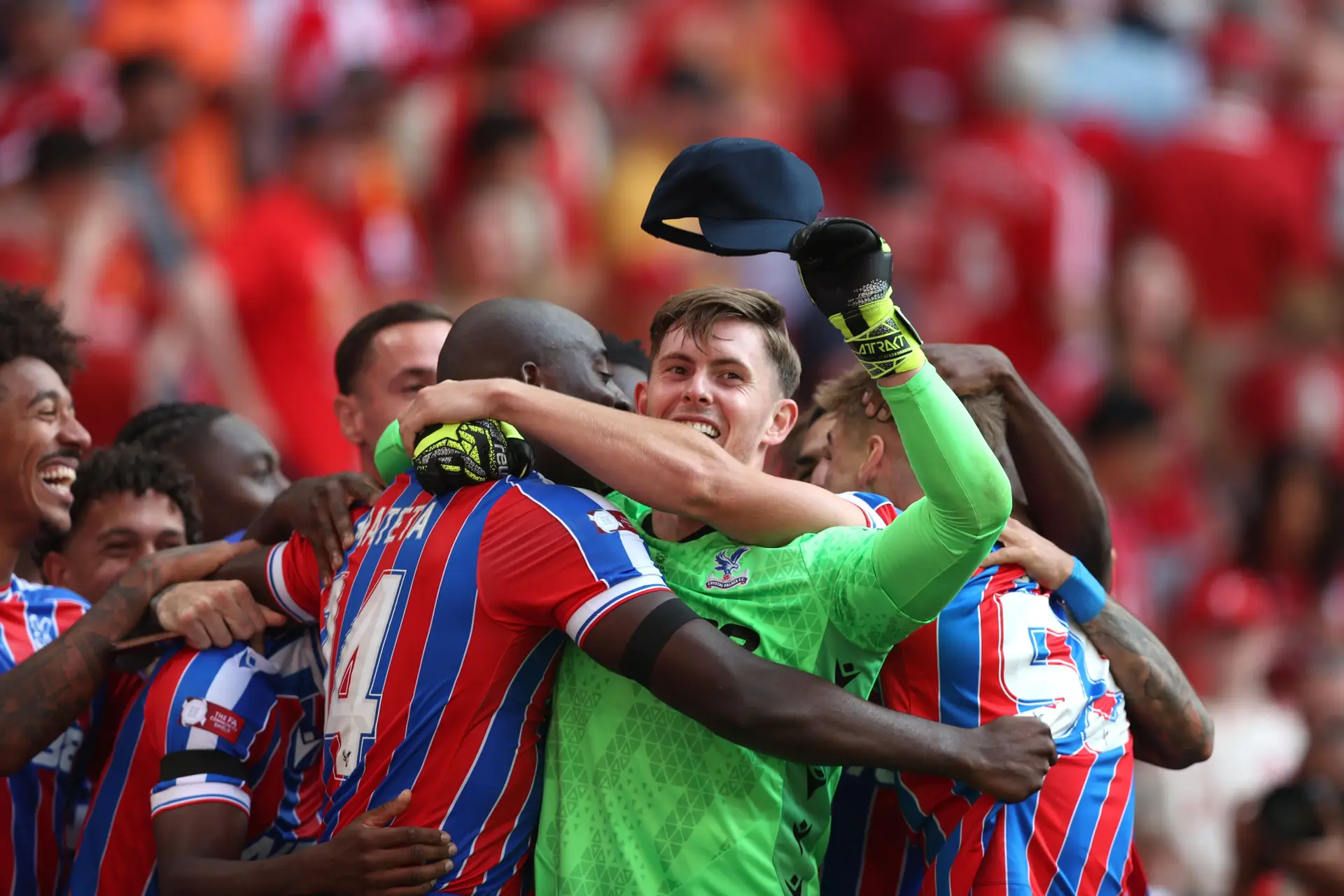 Em tarde de homenagem a Diogo Jota, o Crystal Palace ganhou a Supertaça de Inglaterra ao Liverpool