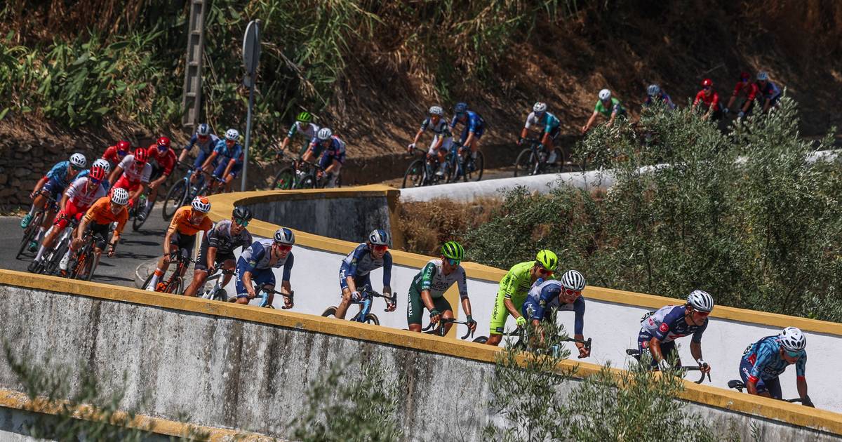Podium avançou com providência cautelar contra a suspensão do contrato com a Federação de ciclismo para organizar a Volta a Portugal