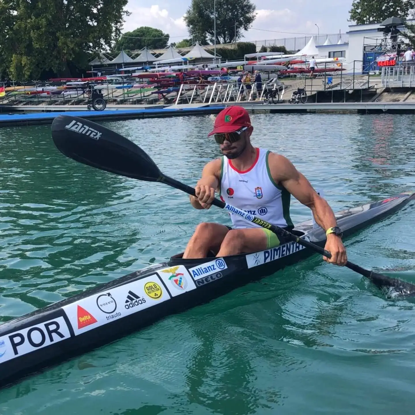 Fernando Pimenta ficou preso no trânsito e quando chegou já não havia medalhas para dar em K1 5000