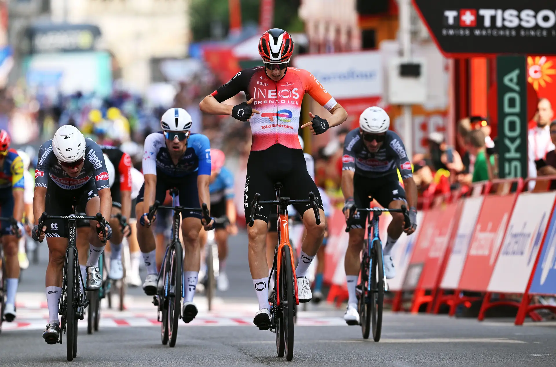 Em dia de troca de líder, Ben Turner vence 4.ª etapa da Vuelta