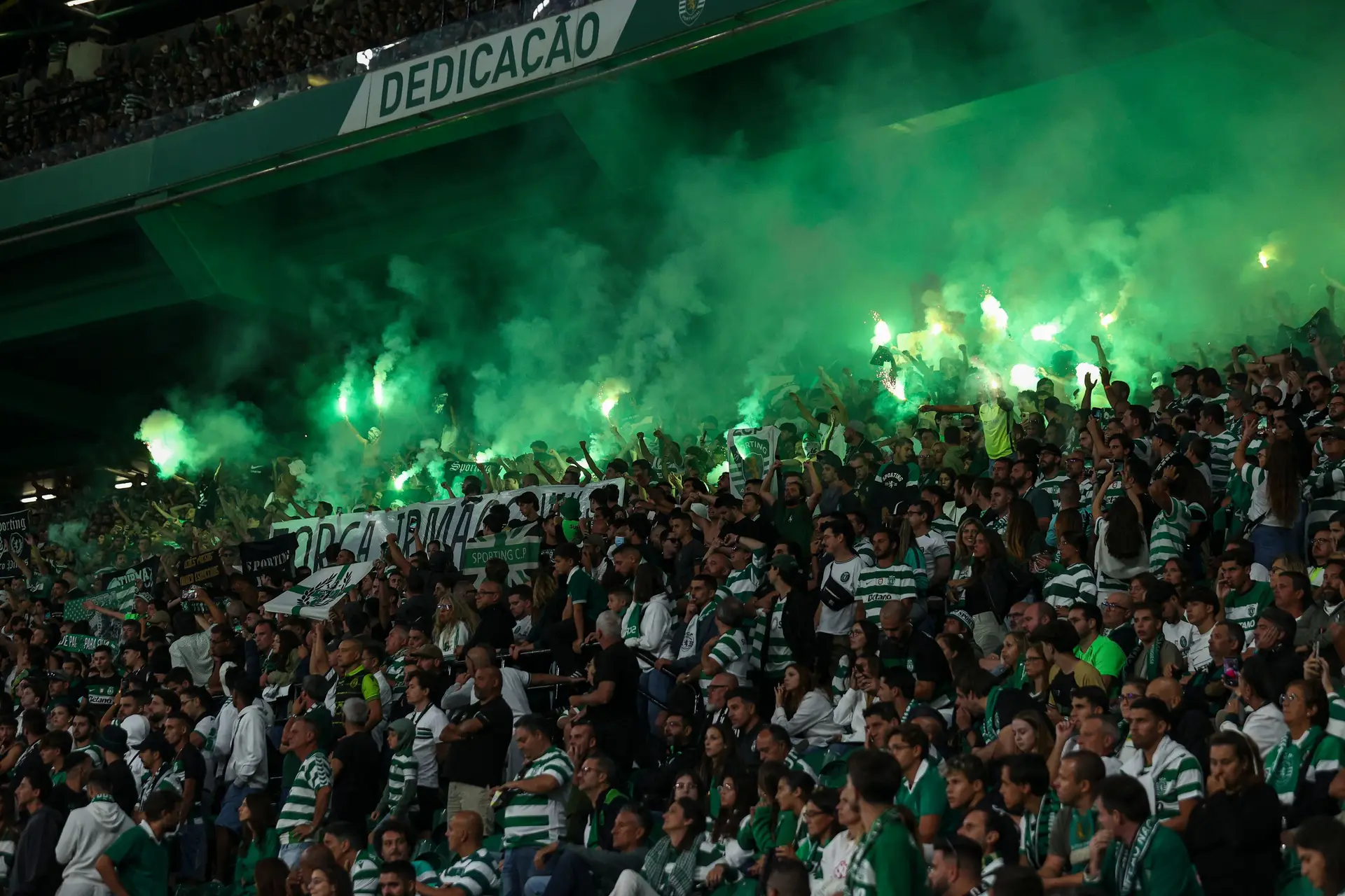 Ministério Público abre inquérito sobre incidente com vidros partidos em Alvalade no clássico entre Sporting e FC Porto