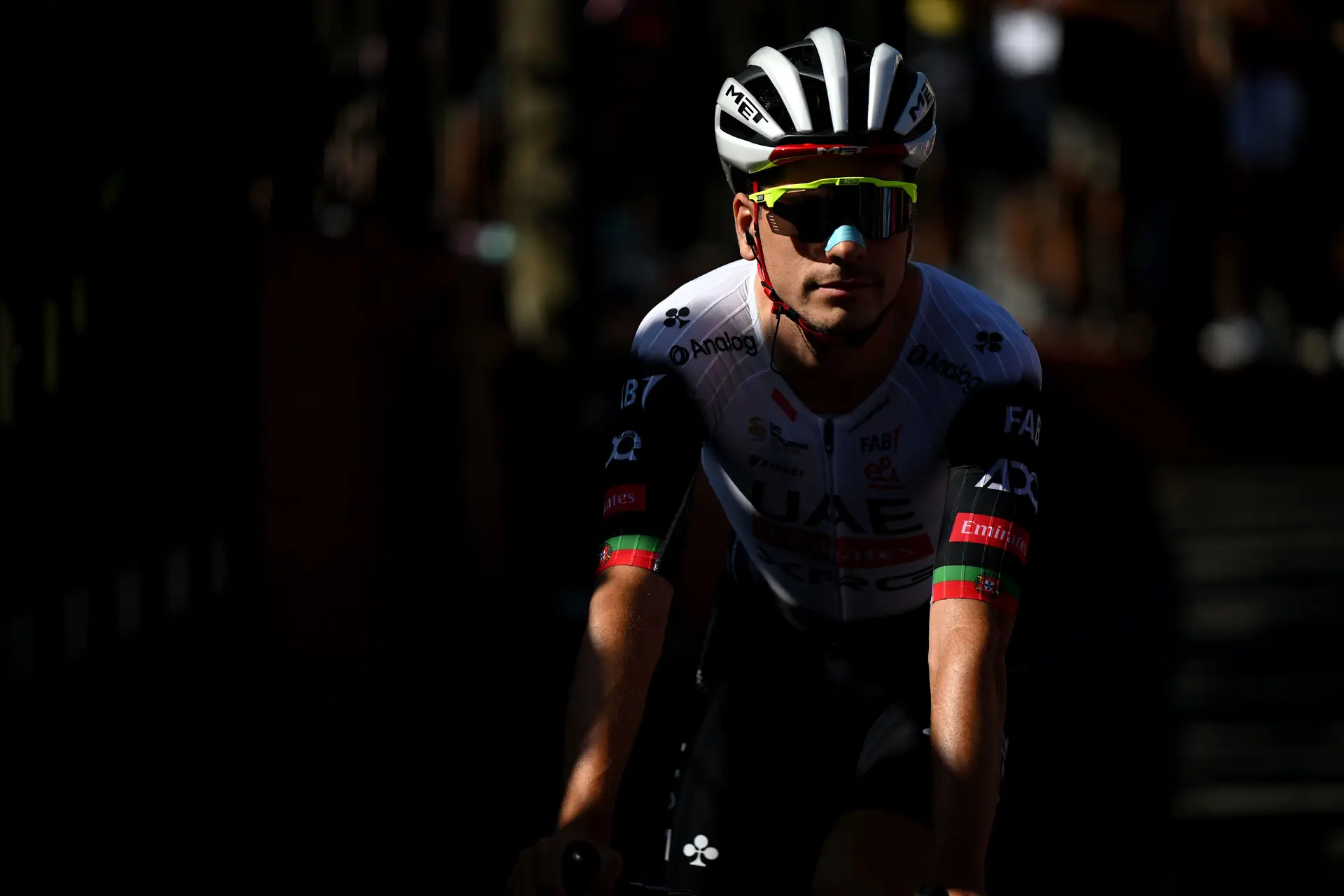 Depois da melhor temporada da carreira, João Almeida renova com UAE Emirates até 2028