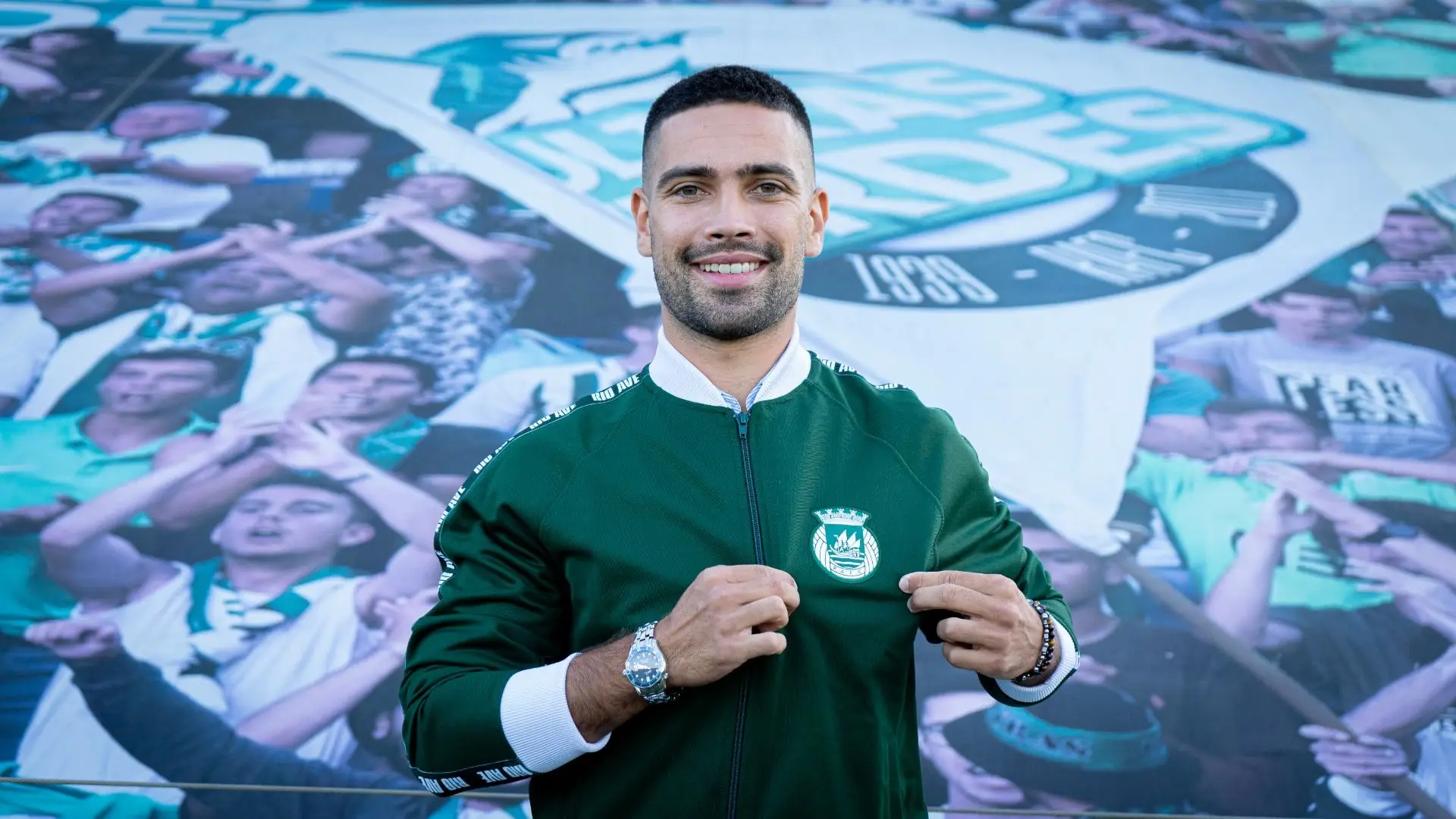 Em 2018/19, o extremo assina com o Rio Ave