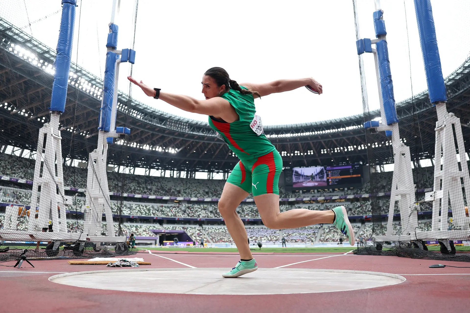 Mundiais de atletismo: Atletismo/Mundiais: Liliana Cá e Irina Rodrigues falham final no lançamento do disco, Tsanko Arnaudov fora no peso