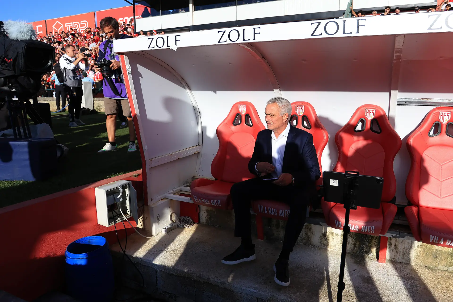 Nas mãos (e todos os dedos) de Mourinho