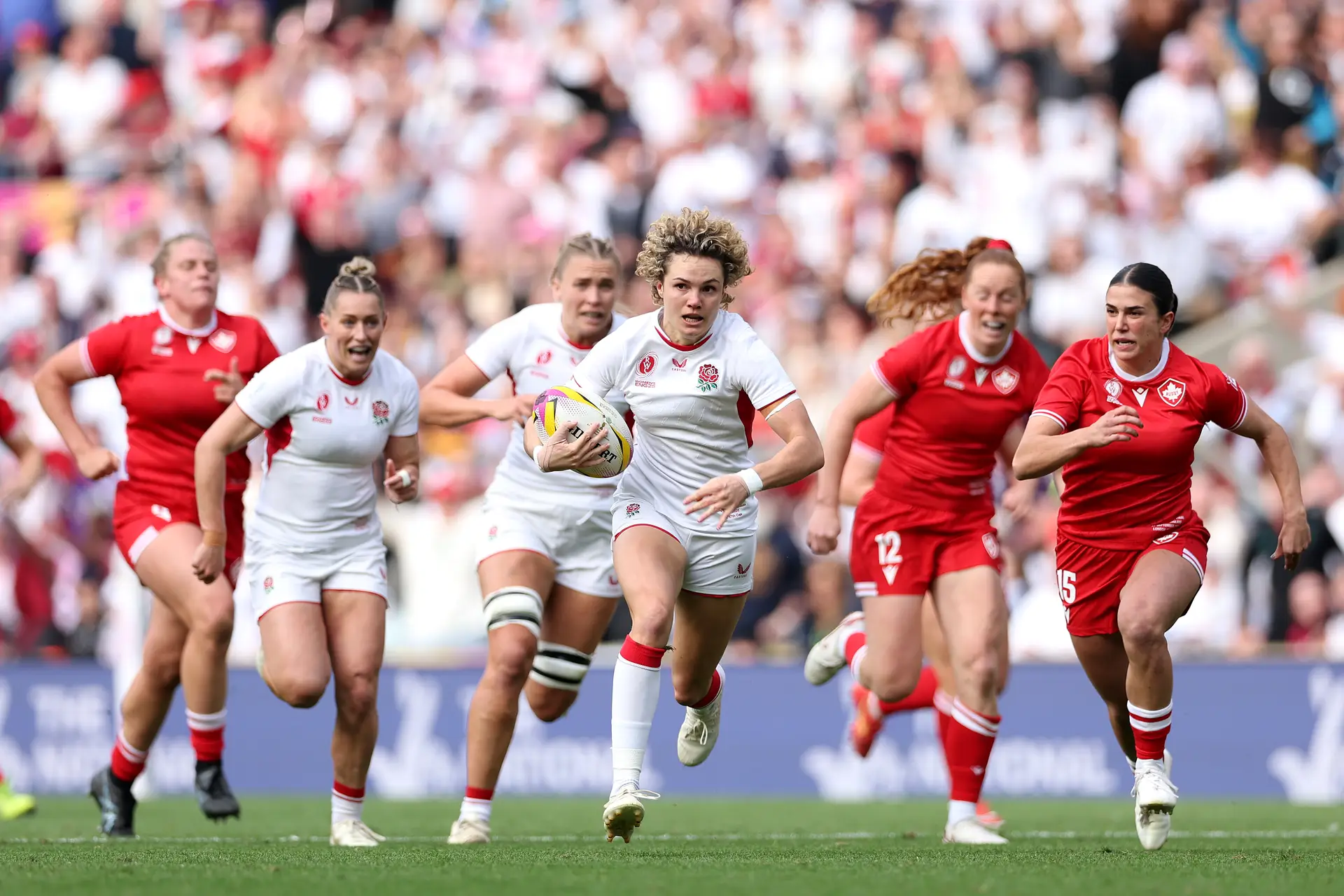 Perante mais de 81 mil pessoas em sua casa, a Inglaterra ganhou o Mundial e fez explodir, de vez, o râguebi feminino