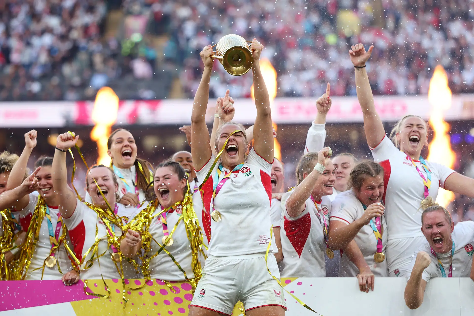 Perante mais de 81 mil pessoas em sua casa, a Inglaterra ganhou o Mundial e fez explodir, de vez, o râguebi feminino