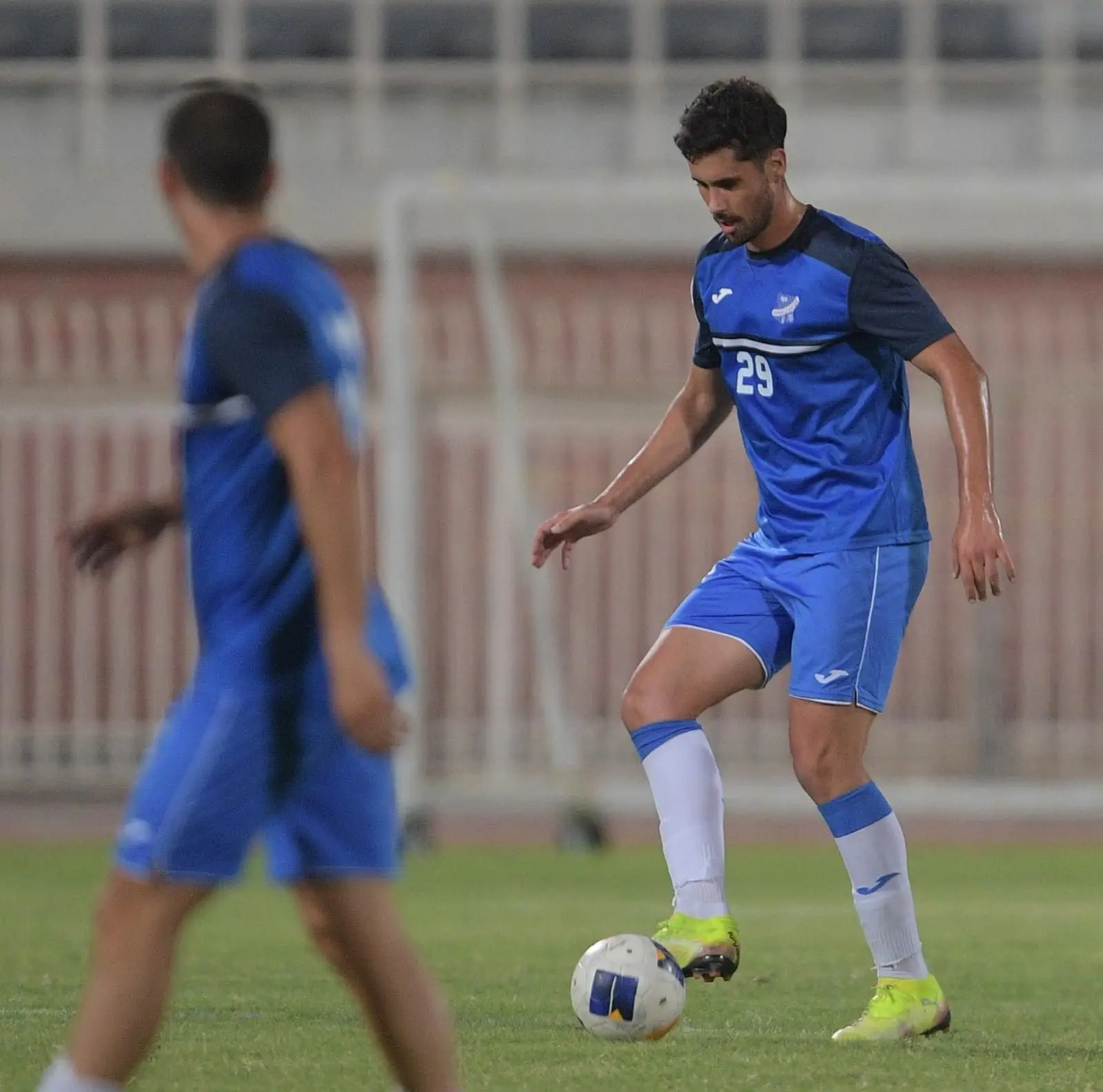 Em ação pela equipa do Al-Tadhamon