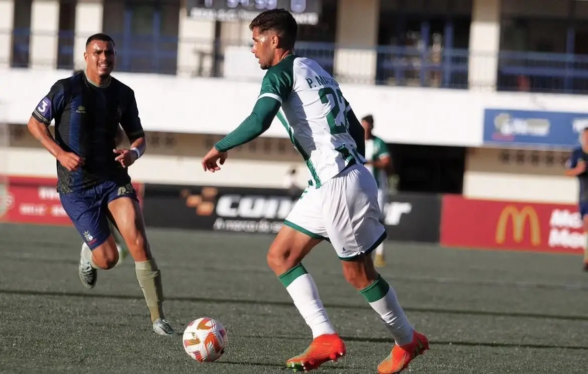 O central em ação pelo V. Setúbal