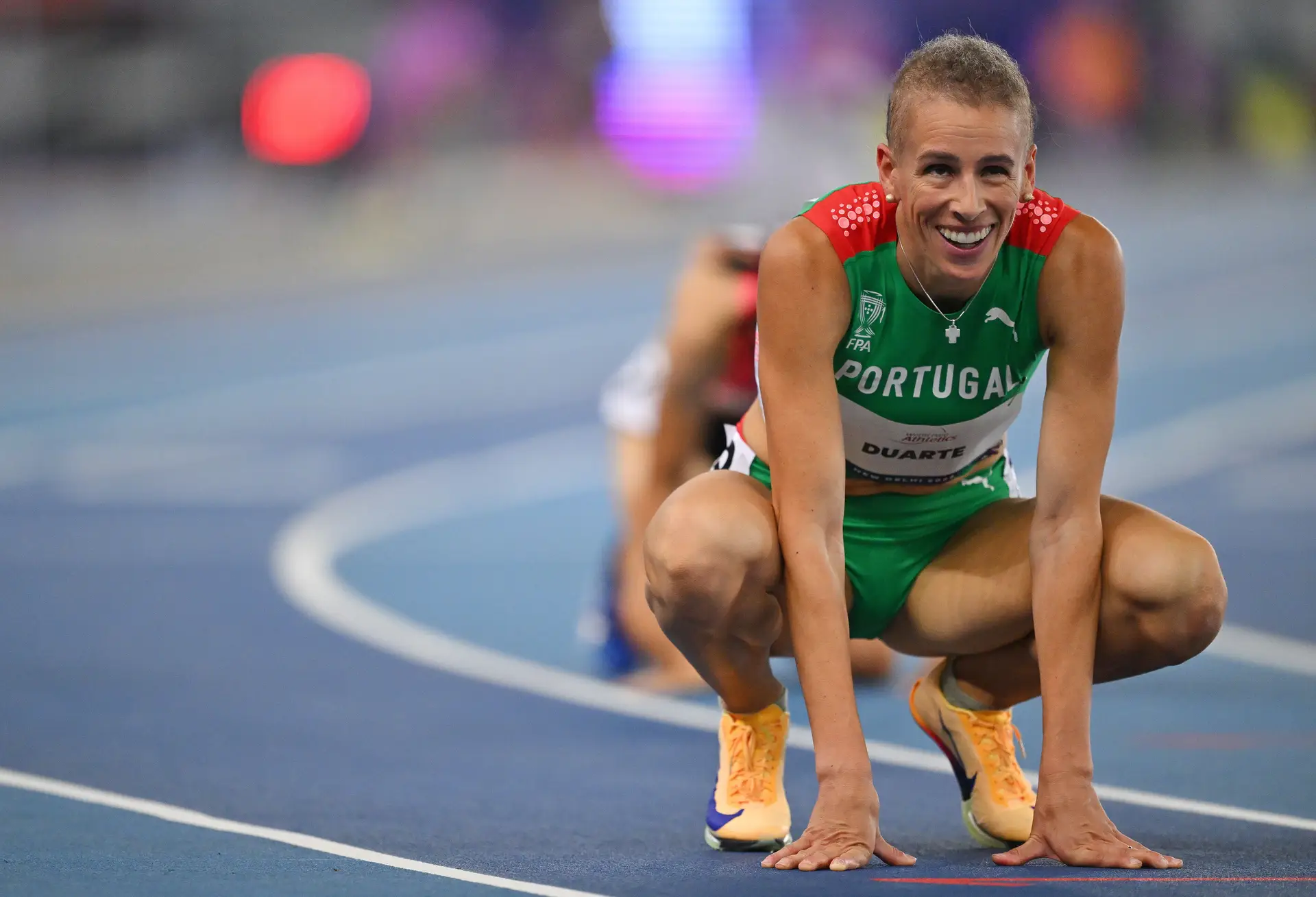 Paralímpica Carolina Duarte sagra-se campeã mundial dos 400 metros T13