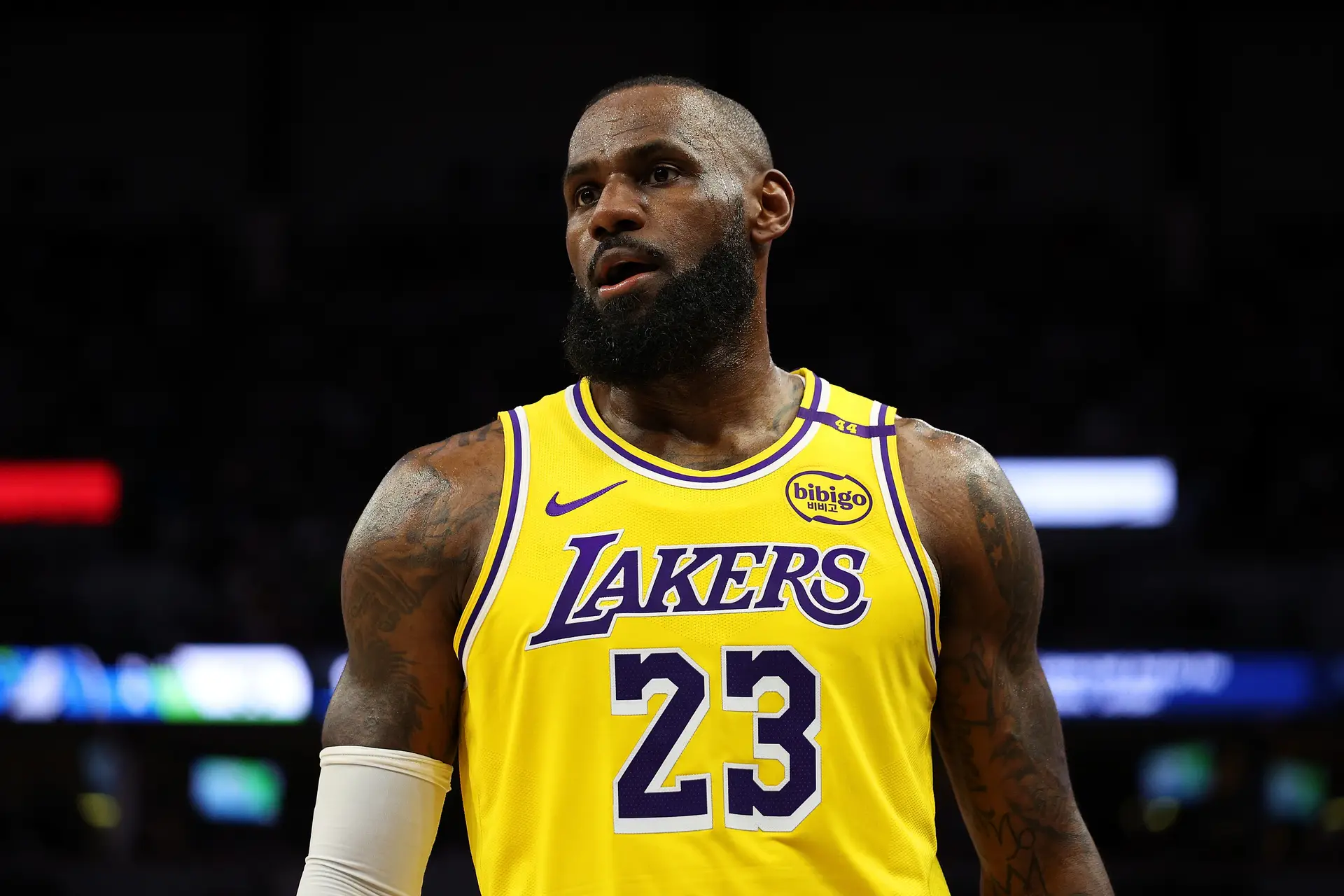 Ainda não é desta que LeBron James vai terminar a carreira. Vídeo que dinamitou as redes sociais é, afinal, uma publicidade