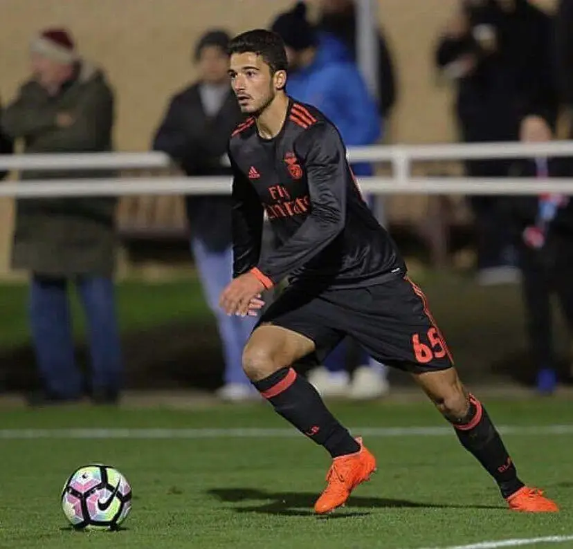 Rodrigo Escoval em ação pelo Benfica B