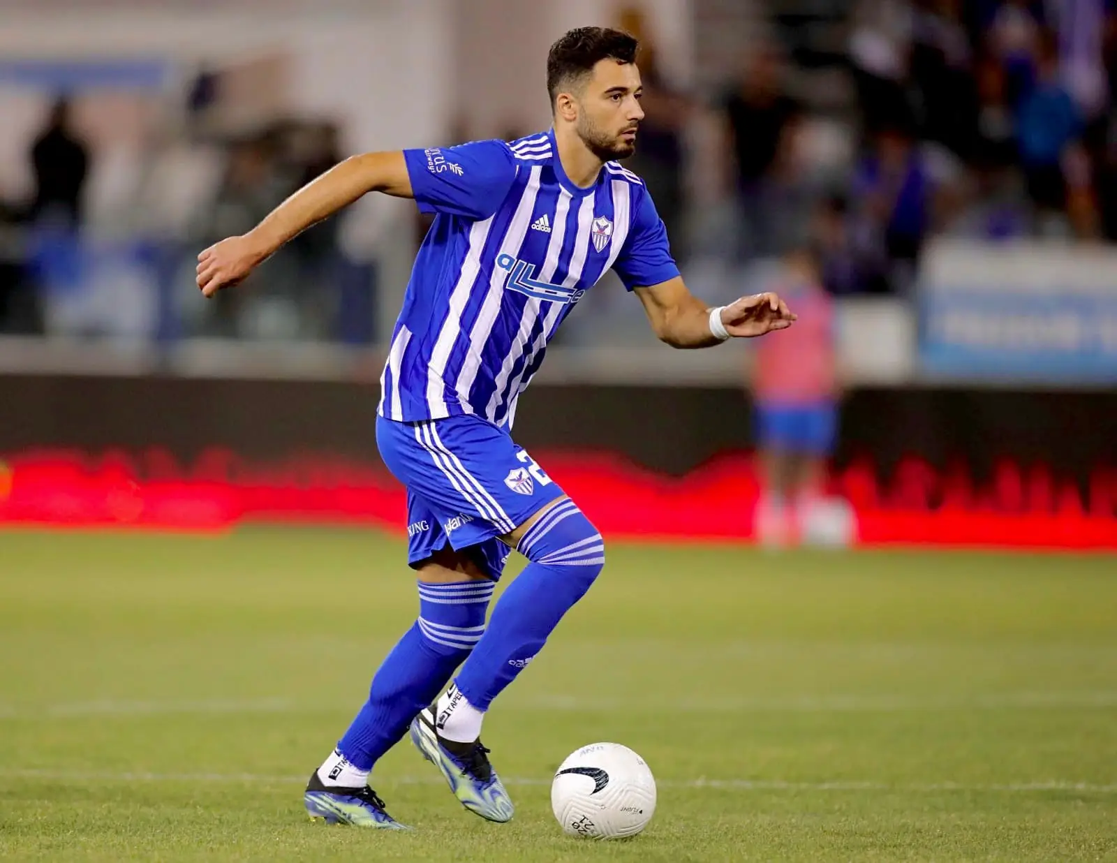 Ainda na época 2021/22, o central assinou pelo Anorthosis, de Chipre 