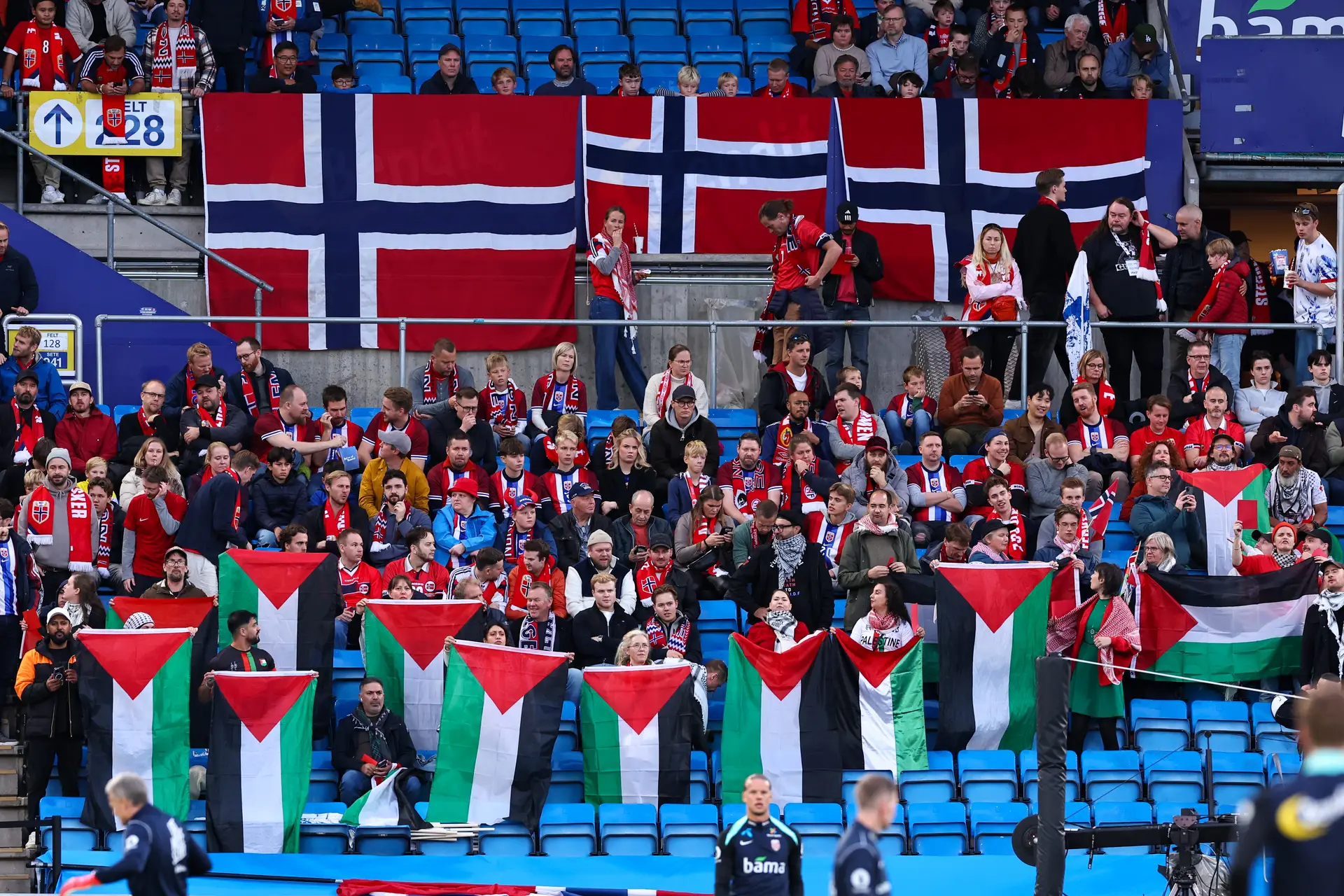 Hino de Israel vaiado, bandeiras da Palestina e invasão de campo: a Noruega fez-se ouvir e aconteceu tudo num jogo com segurança reforçada