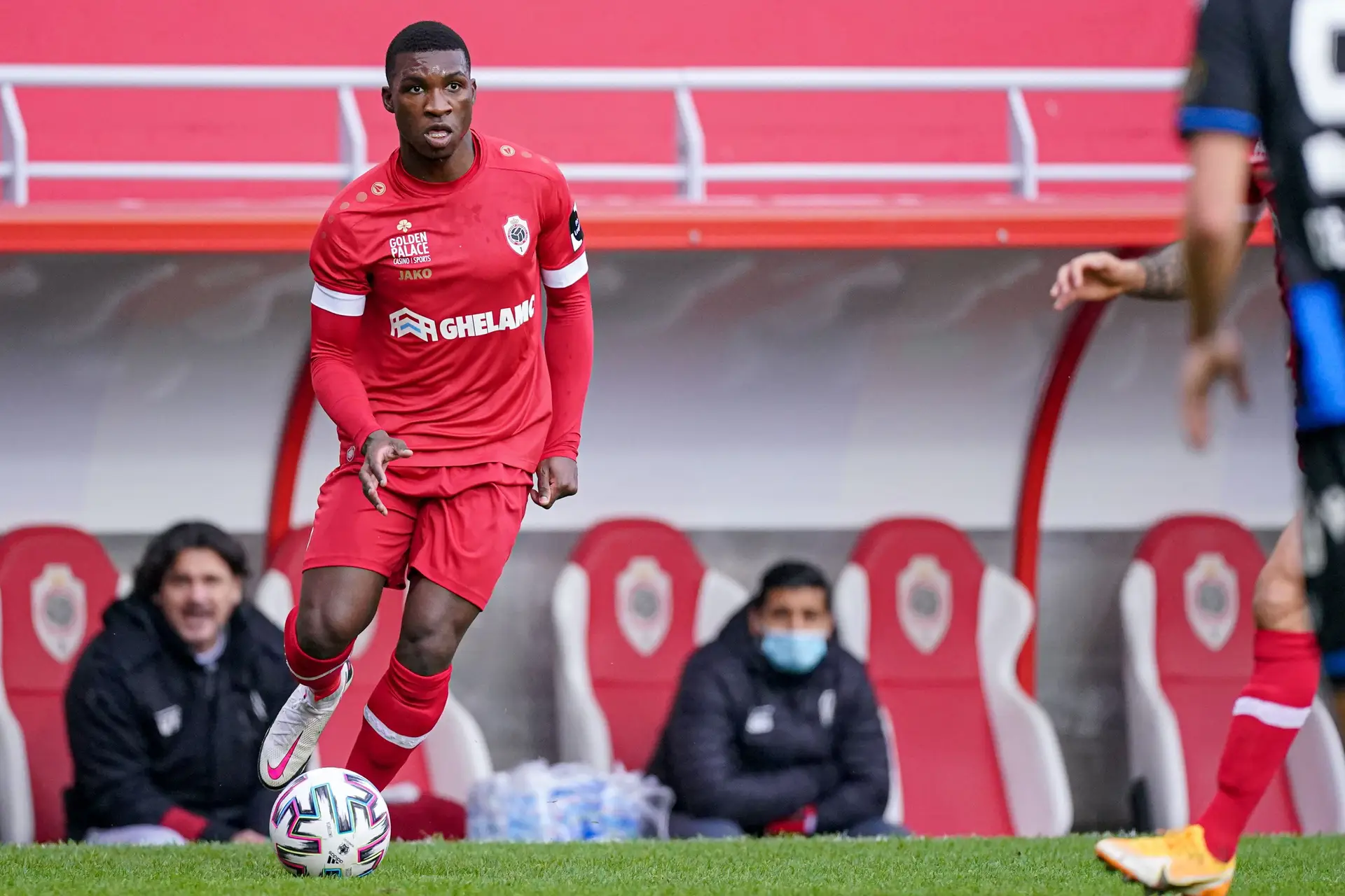 Em ação pelo Royal Antwerp