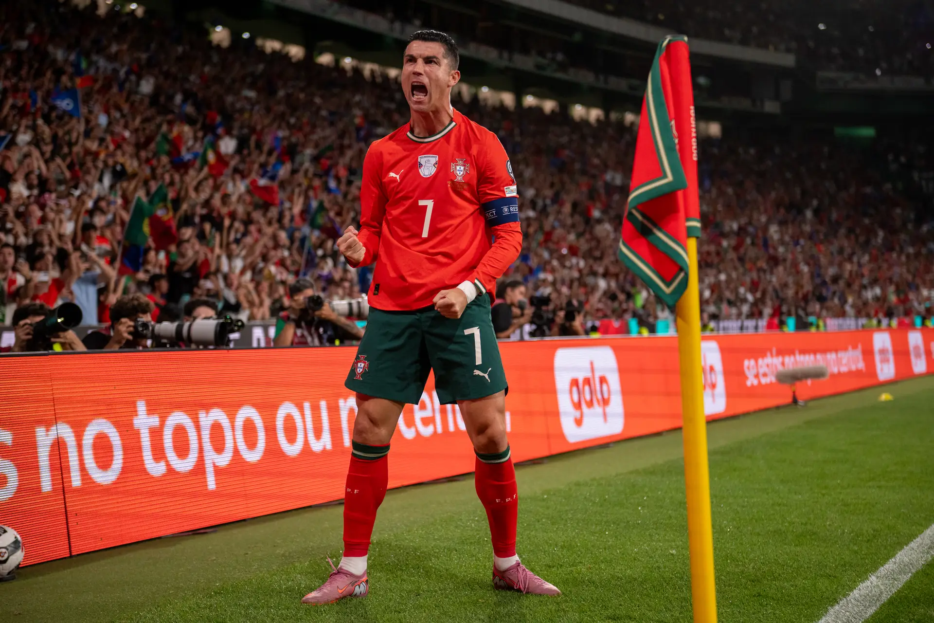 Portugal vai defrontar México na reabertura do Estádio Azteca - e presença de Cristiano Ronaldo está no contrato
