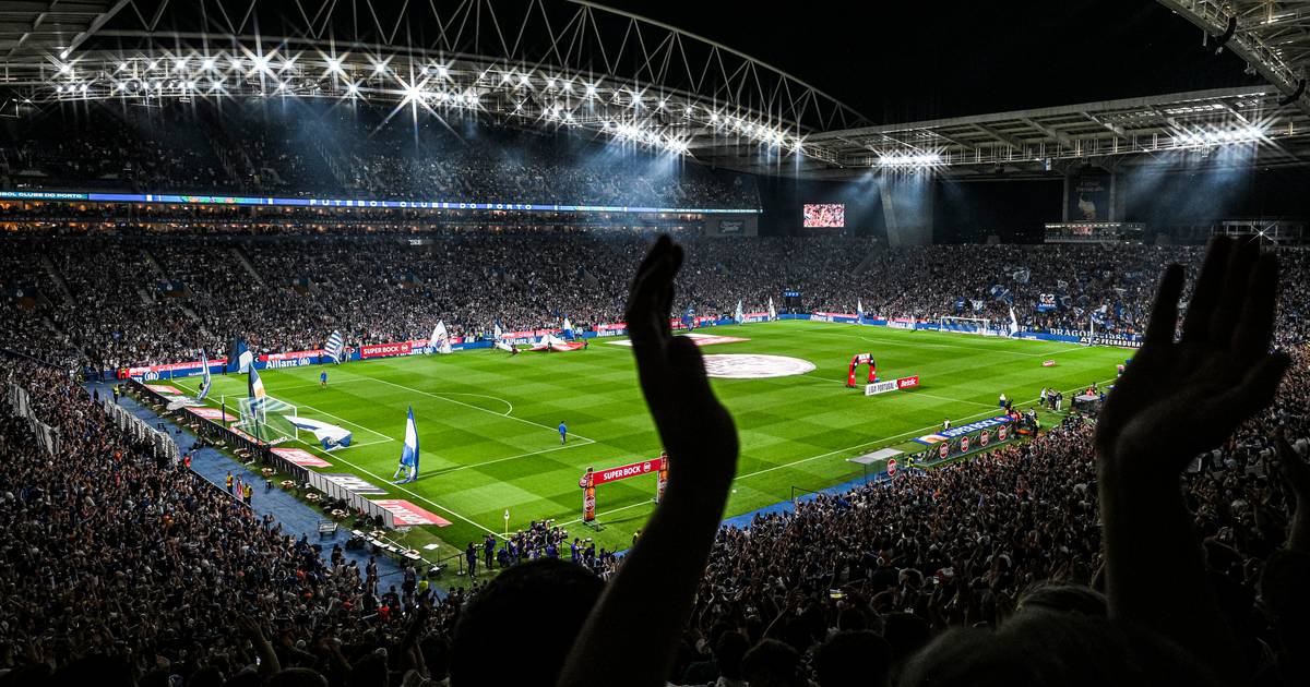O FC Porto desmantelou rede de revenda ilegal de bilhetes para jogos no Dragão