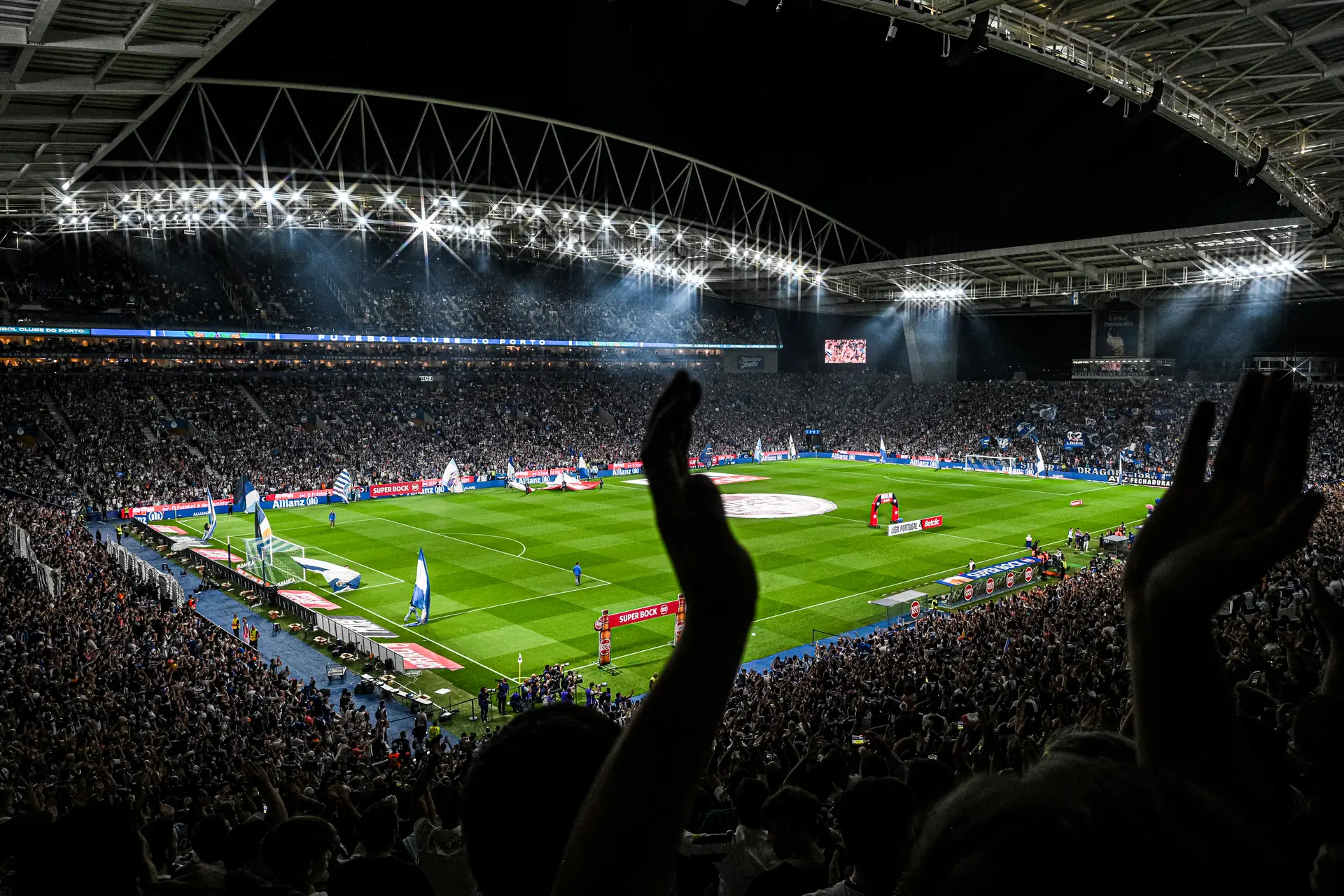 O FC Porto desmantelou rede de revenda ilegal de bilhetes para jogos no Dragão