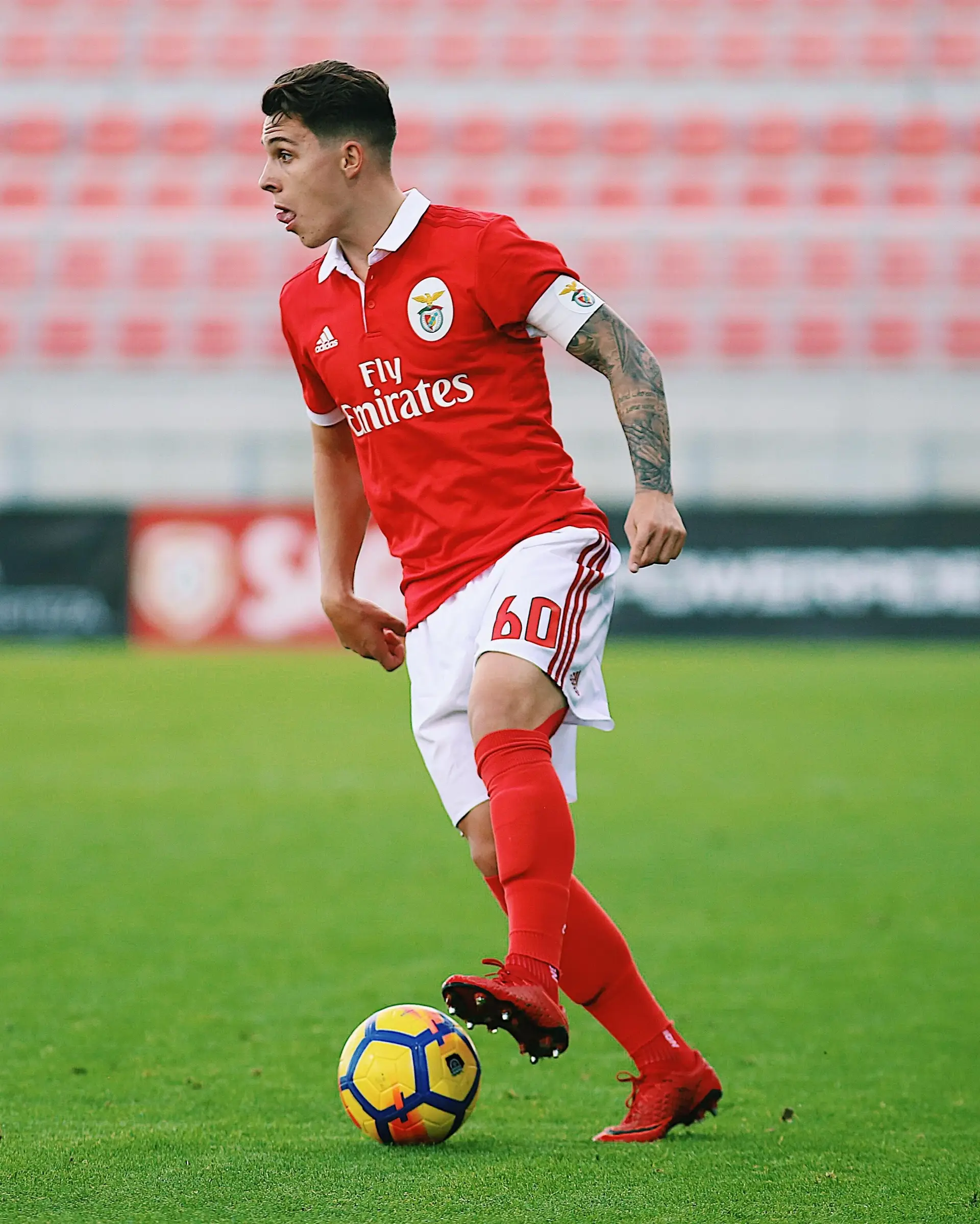 O defesa esquerdo fez toda a formação no Benfica