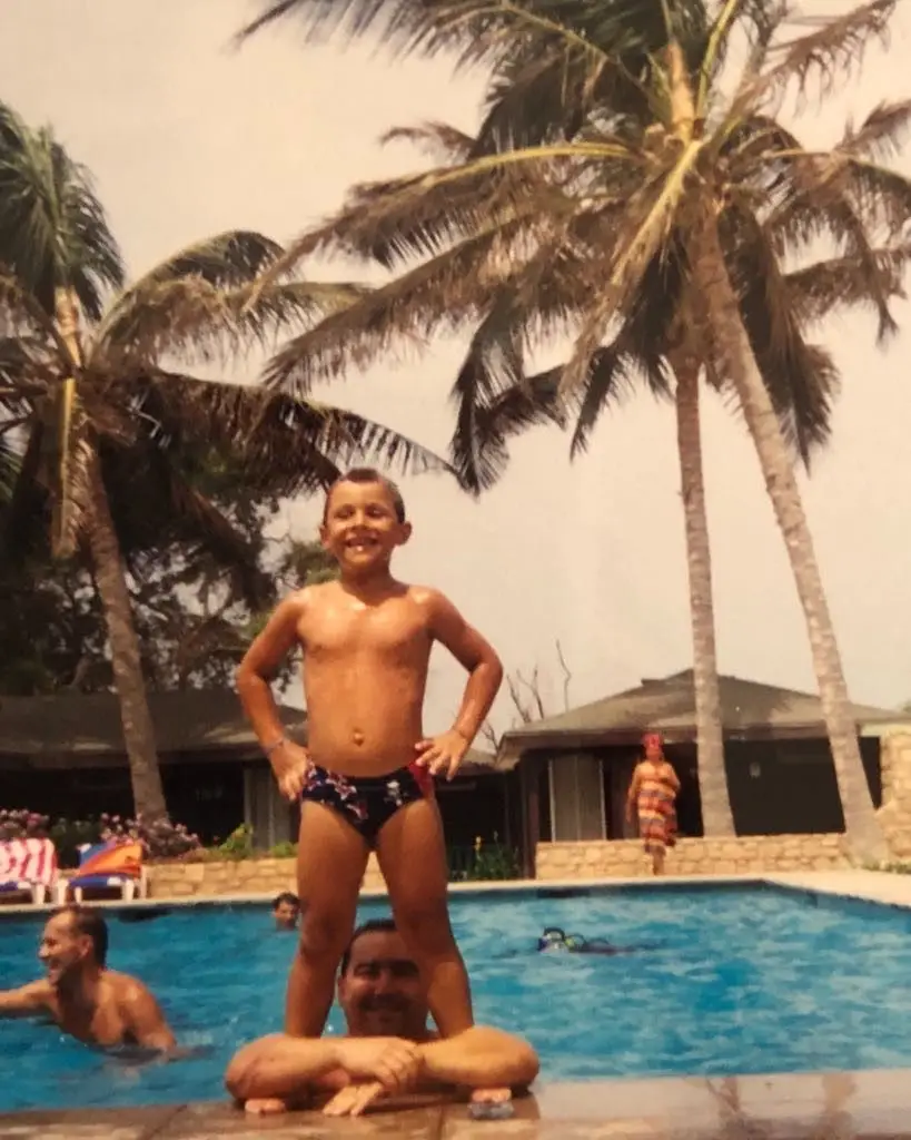 Pedro em criança com o pai