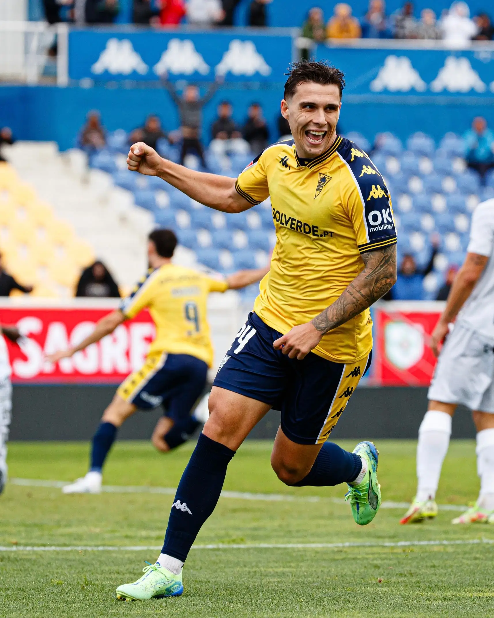 A festejar um golo do Estoril Praia