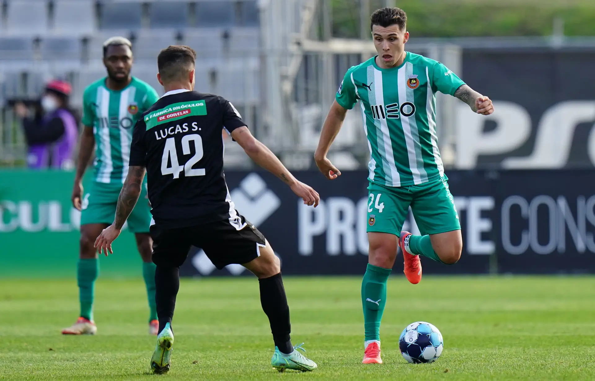 Na época 2019/20, o defesa esquerdo assinou pelo Rio Ave