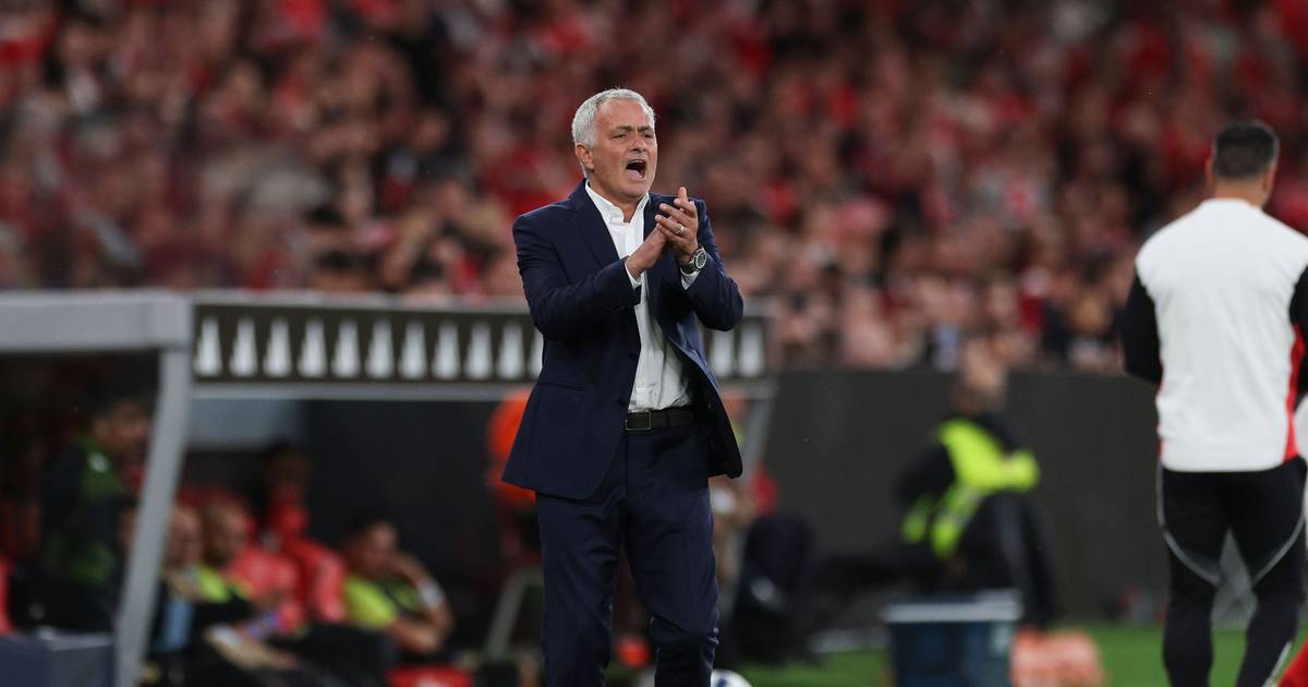 José Mourinho: “Acho que sarámos a ferida de Newcastle. Neste dia histórico, o Benfica não ganhou, o Benfica goleou”