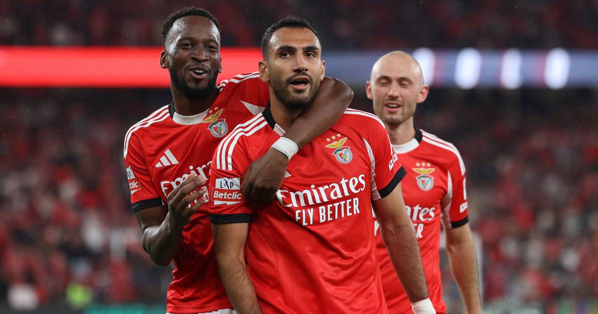 Inundadas as urnas do Benfica, faltava Pavlidis inundar a Luz com golos