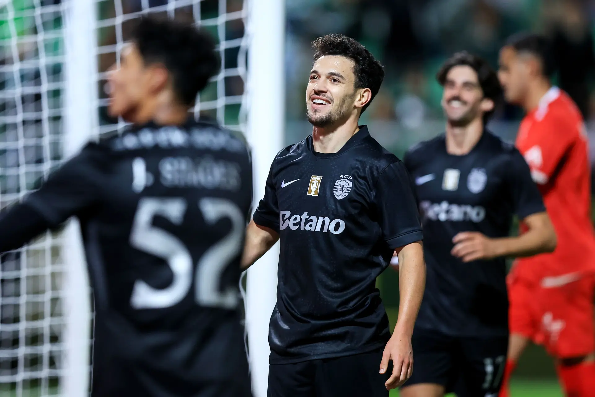 O nome dele é Bernardo Fontes e foi um 31 para a goleada do Sporting