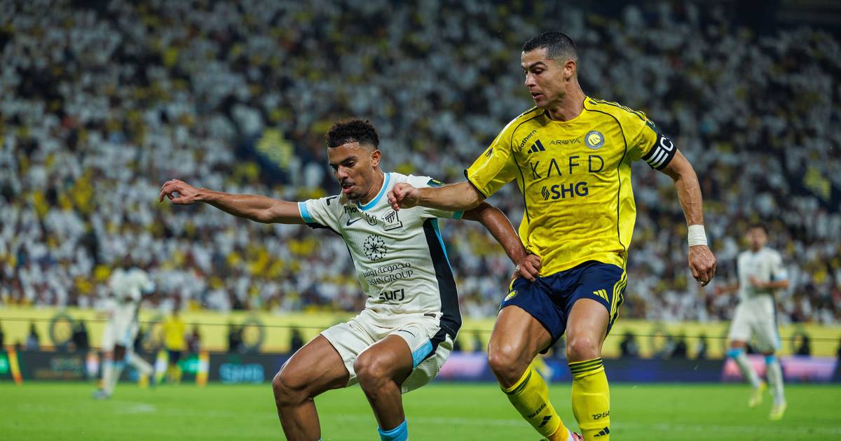 No primeiro confronto na Arábia Saudita, o Al Ittihad de Sérgio Conceição elimina Al Nassr de Jorge Jesus na Taça