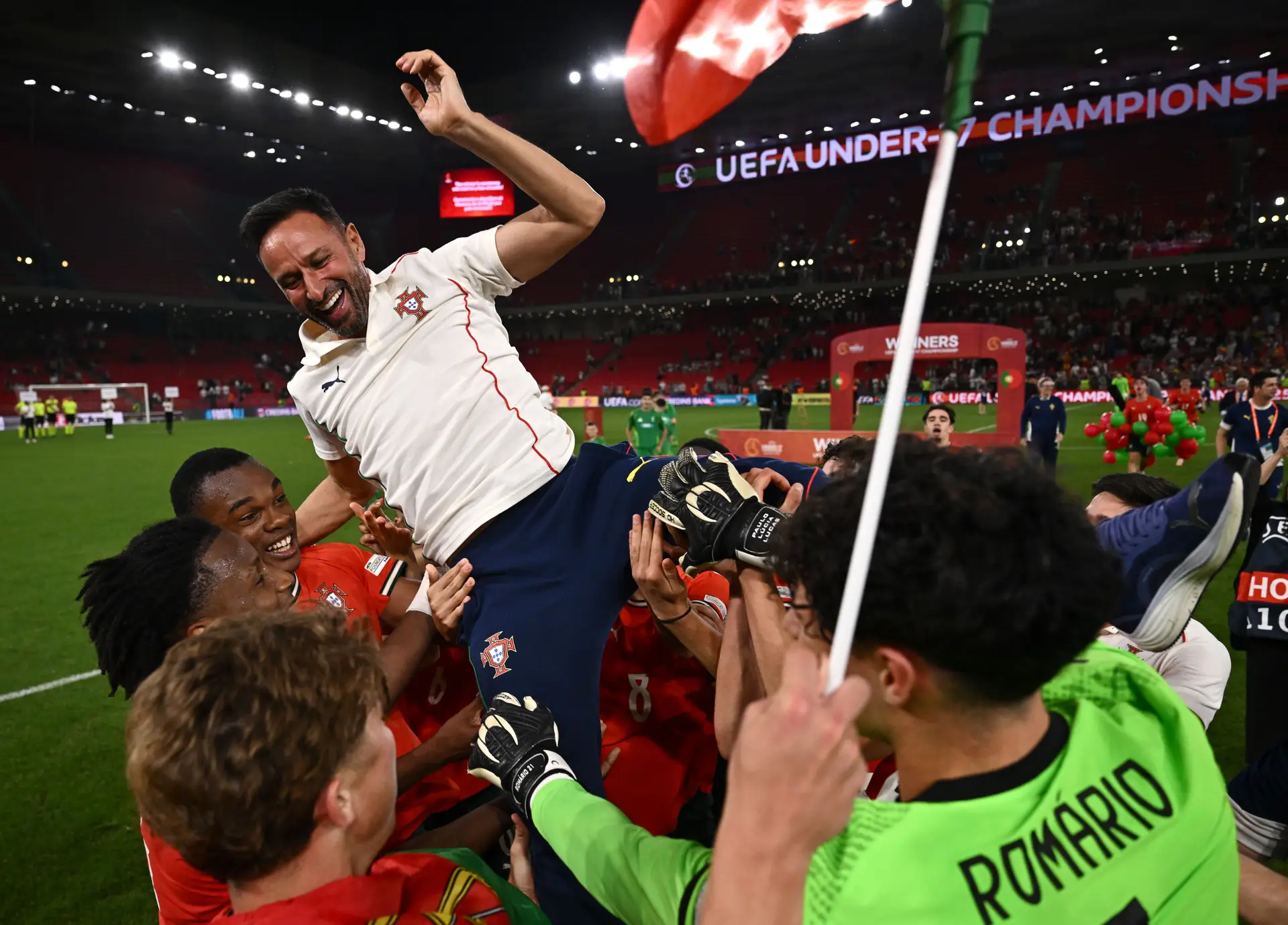 Dá “muito gozo” a Bino ir ao Mundial sub-17 com os seus campeões europeus e dizer-lhes: cuidado, não podem relaxar