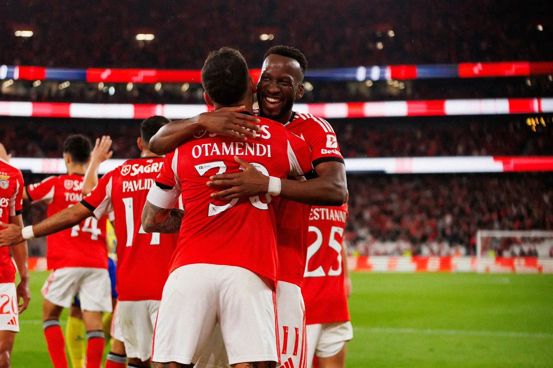 Em direto: Benfica 3-0 Tondela (terminado)