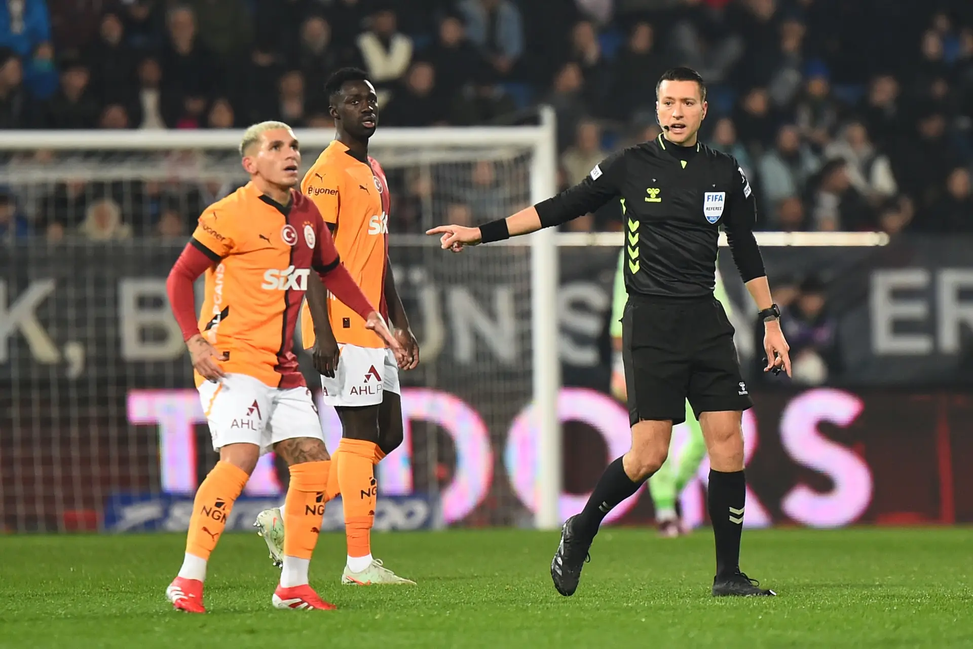 Futebol turco em crise: quase 150 árbitros suspensos por envolvimento em apostas