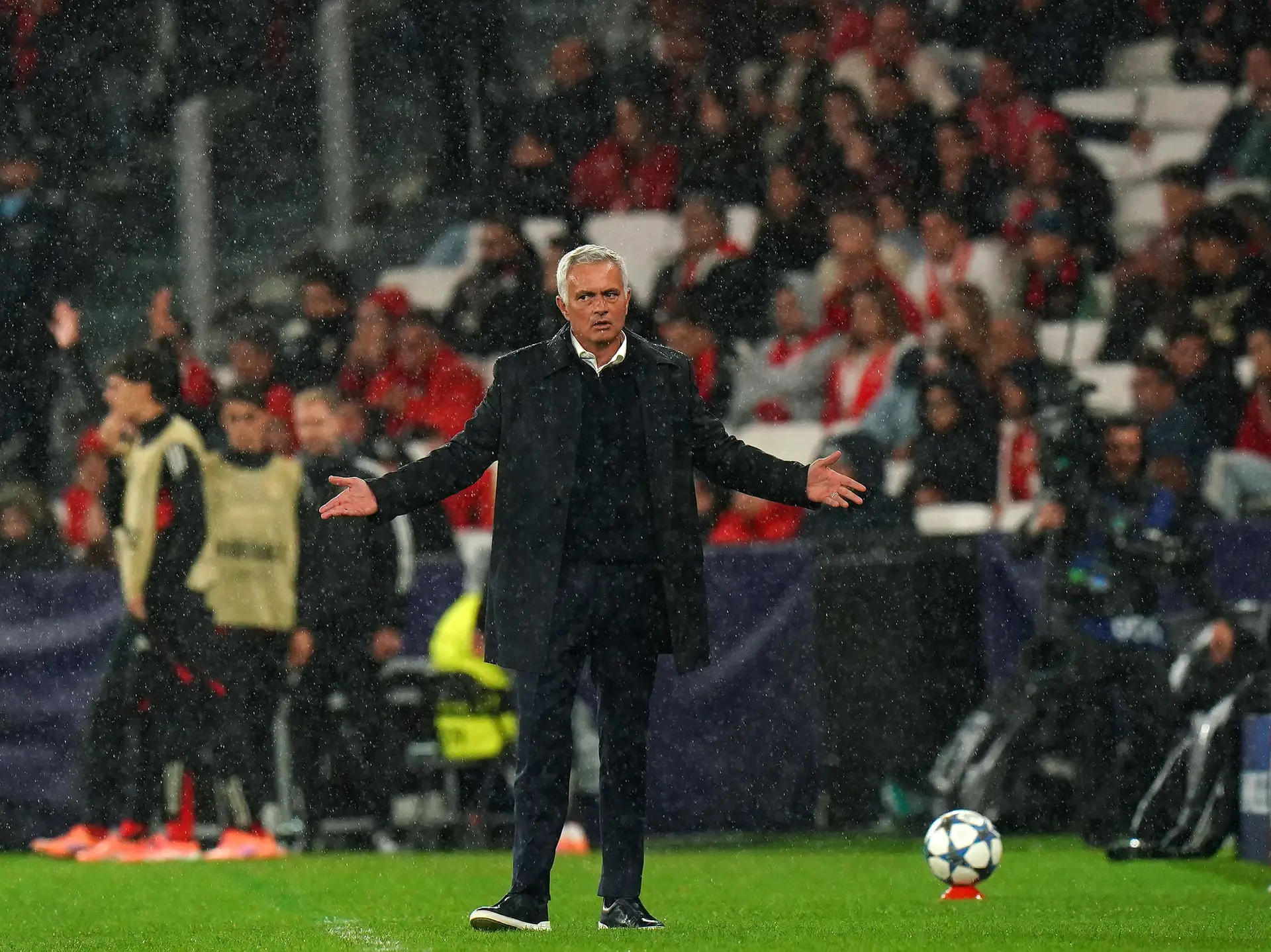 José Mourinho e o lance de Dahl: “Doi-me o coração porque um miúdo que fez um excelente jogo depois faz um erro no golo”