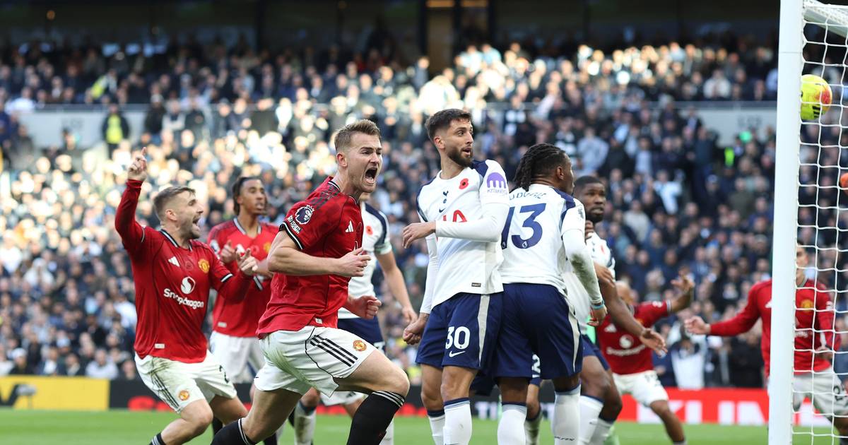 Manchester United permite reviravolta ao Tottenham, mas resgata ponto no final