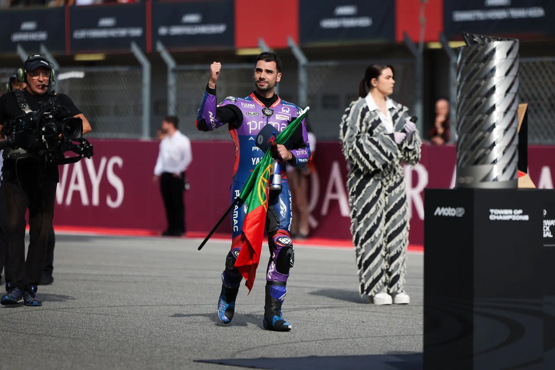 MotoGP: Marco Bezzecchi vence em Portimão em dia de homenagem a Miguel Oliveira