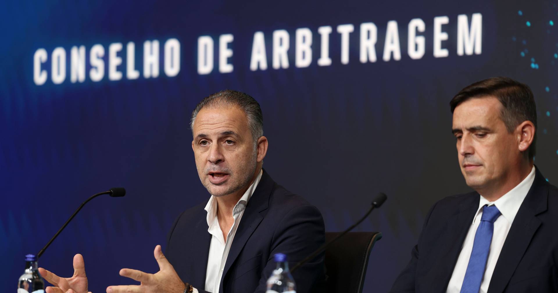 Benfica exige reunião de emergência com FPF após demissão de Duarte ...