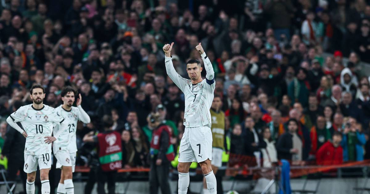 Após a primeira expulsão da carreira com Portugal, Ronaldo foi dispensado dos trabalhos da seleção
