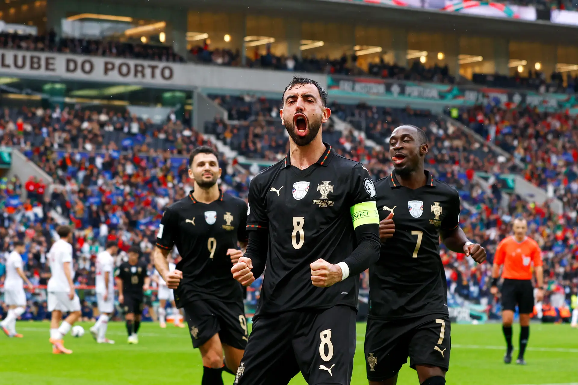 Bruno Fernandes e o seu hat-trick: “Já fiz jogos mais completos na seleção. O meu papel agora é estar mais perto do avançado”