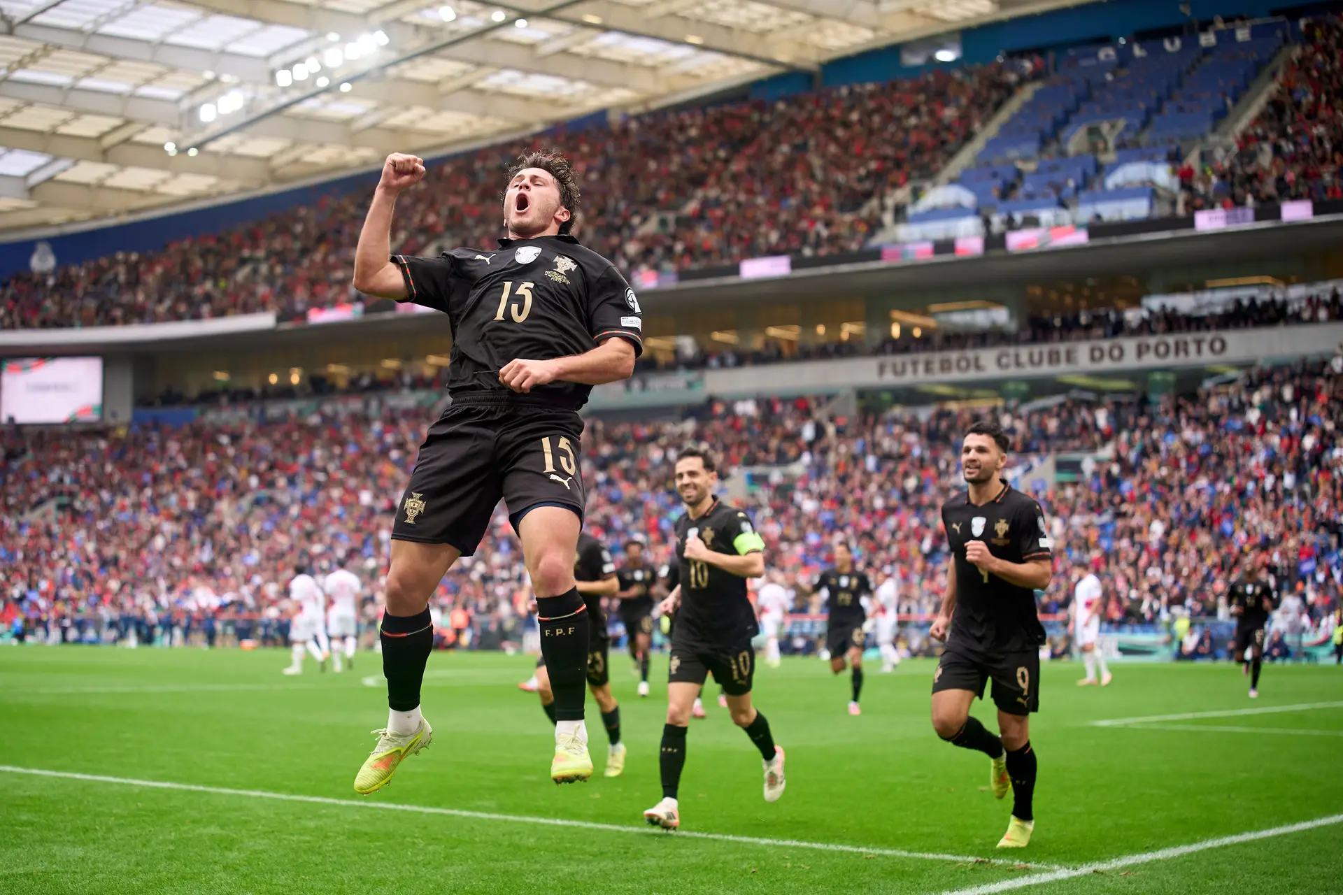 Sem Ronaldo e vestido à Eusébio, Portugal divertiu-se a golear para finalmente garantir o Mundial