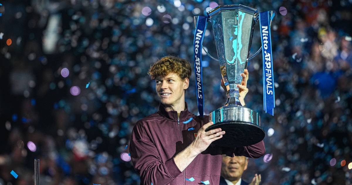 Jannik Sinner vence Carlos Alcaraz e renova título nas ATP Finals de ténis