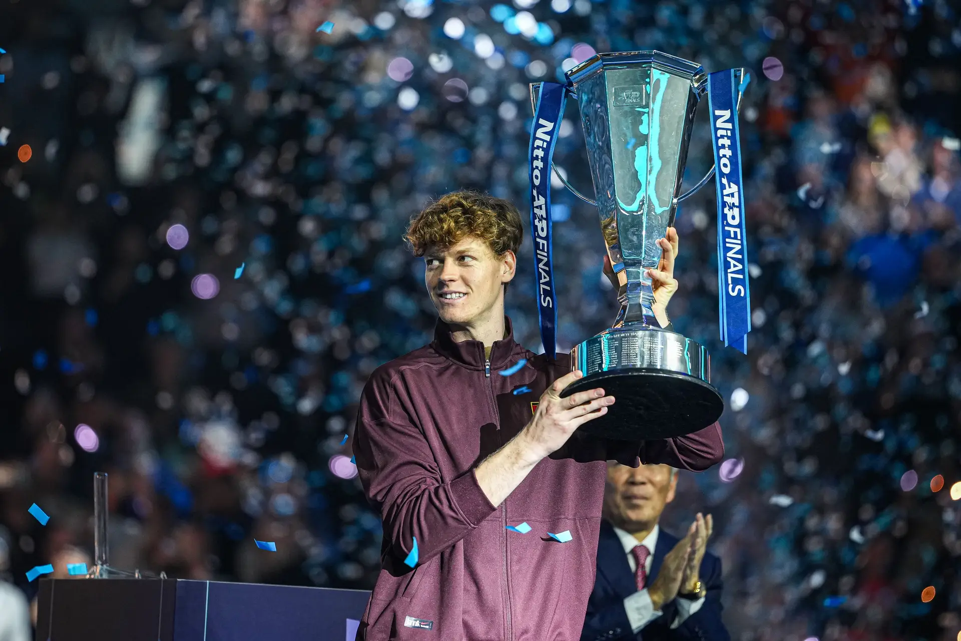 Jannik Sinner vence Carlos Alcaraz e renova título nas ATP Finals de ténis