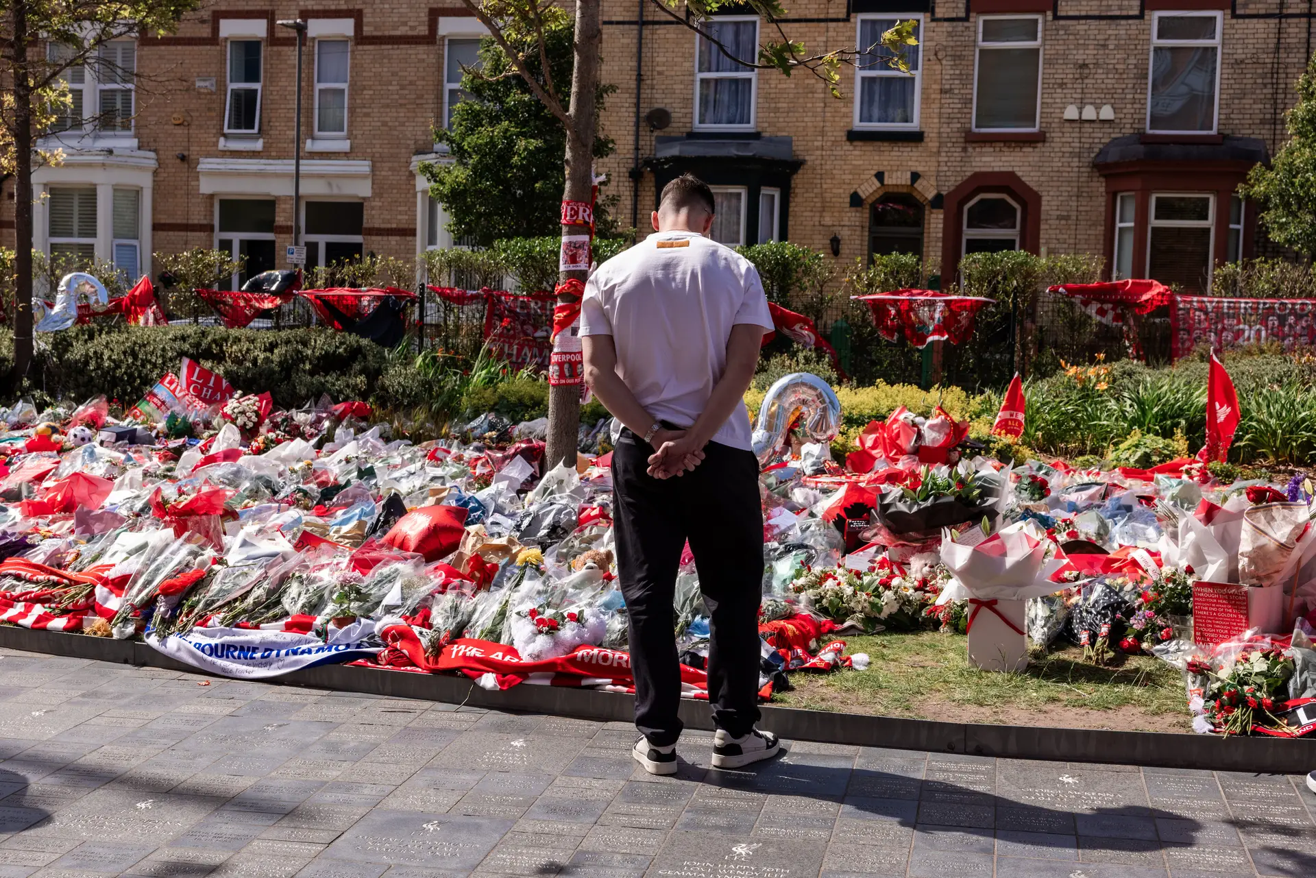 O primeiro pensamento de Andy Robertson após se apurar para o Mundial foi o sorriso de Diogo Jota. O Liverpool “é um clube ainda de luto”