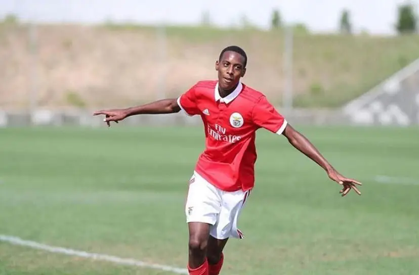 O jovem extremo esteve 10 anos no Benfica