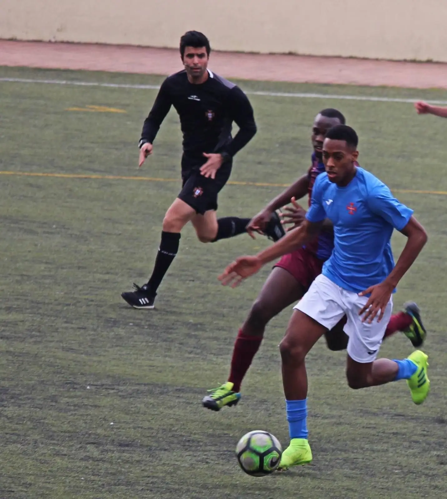 O jovem extremo (à direita)foi emprestado ao Belenenses quando era júnior