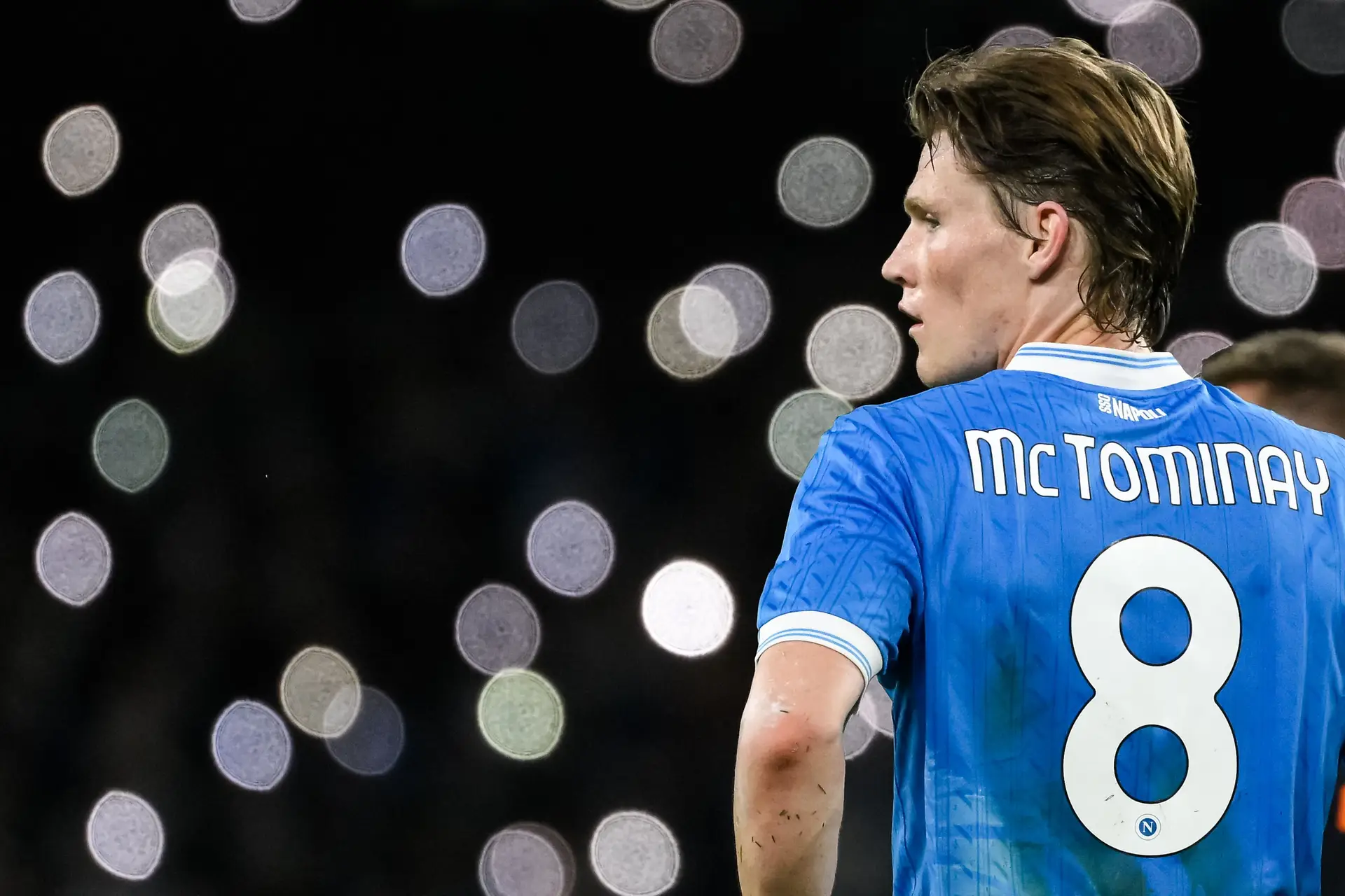 Scott McTominay deixou de ser fortaleza para se tornar no abre-latas do Nápoles e da seleção da Escócia, de volta ao Mundial 28 anos depois